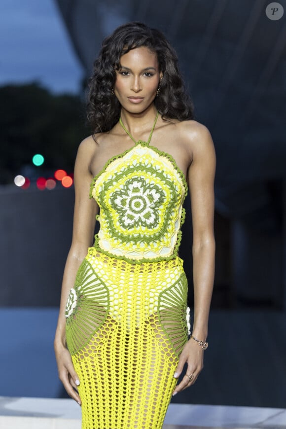 Cindy Bruna - Photocall du dîner "Prelude pour les JO" à la Fondation Vuitton à Paris, France, le 25 juillet 2024. © Olivier Borde/Bestimage