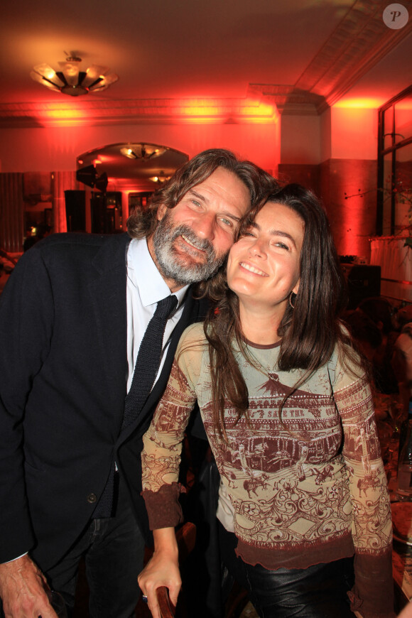 Frédéric Beigbeder et sa femme Lara Micheli - Soirée de la 28ème édition du prix de Flore 2022 au Café de Flore à Paris, France, le 10 novembre 2022. © Philippe Baldini/Bestimage