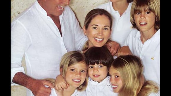 Julio Iglesias, flamboyant au côté de sa bien-aimée et de leurs cinq enfants !