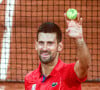 "Je vais aller visiter le village mais je n'y resterai pas car je sens que c'est mieux pour moi", indique Novak Djokovic
 
Novak Djokovic au Stade Roland-Garros. © Yegor Aleyev/TASS/Bestimage