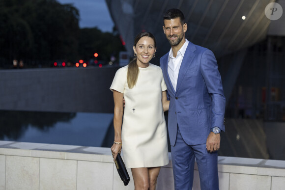 S'il a décidé de loger au village olympique à Tokyo, le Serbe ne le fait pas à Paris

Novak Djokovic et sa femme Jelena - Photocall du dîner "Prelude pour les JO" à la Fondation Vuitton à Paris, France, le 25 juillet 2024. © Olivier Borde/Bestimage