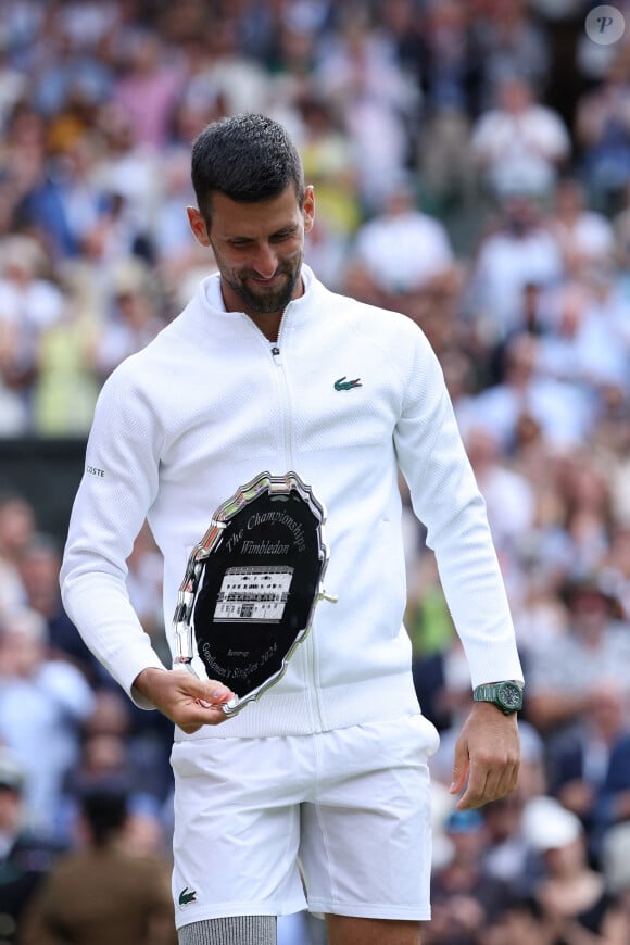 "Je voulais plus d'intimité et rester concentré sur le tournoi", ajoute le tennisman
 
Novak Djokovic à Wimbledon.