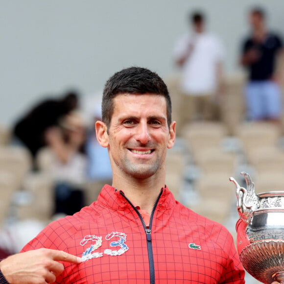 Novak Djokovic - Novak Djokovic remporte les Internationaux de France de tennis de Roland Garros 2023 face à Casper Ruud (7-6 [7-1], 6-3, 7-5) à Paris le 11 juin 2023. Novak Djokovic s'adjuge un 23ème titre record en Grand Chelem et dépasse Rafael Nadal, bloqué à 22 titres et forfait cette année. © Jacovides-Moeau/Bestimage