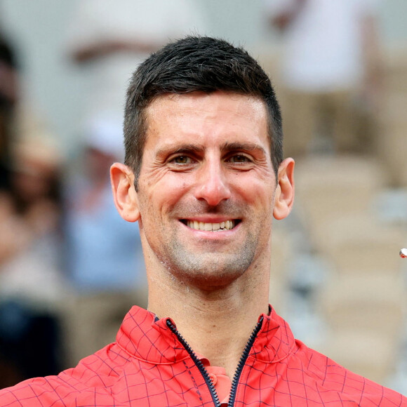 Novak Djokovic explique pourquoi il ne loge pas au village olympique
 
Novak Djokovic remporte les Internationaux de France de tennis de Roland Garros face à Casper Ruud. Novak Djokovic s'adjuge un 23ème titre record en Grand Chelem et dépasse Rafael Nadal, bloqué à 22 titres et forfait cette année. © Jacovides-Moeau/Bestimage