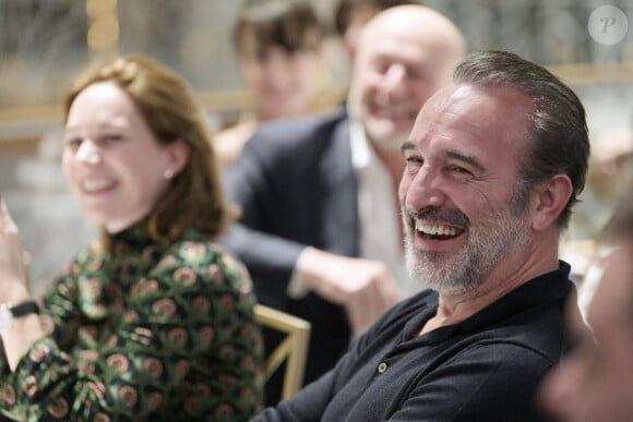 Jean Dujardin et sa femme Nathalie Péchalat (nouvelle présidente de l'association "Premiers de Cordée") - Dîner de charité Breitling à la Samaritaine pour l'association "Premiers de Cordée" à Paris le 4 avril 2024. © Rachid Bellak/Bestimage 