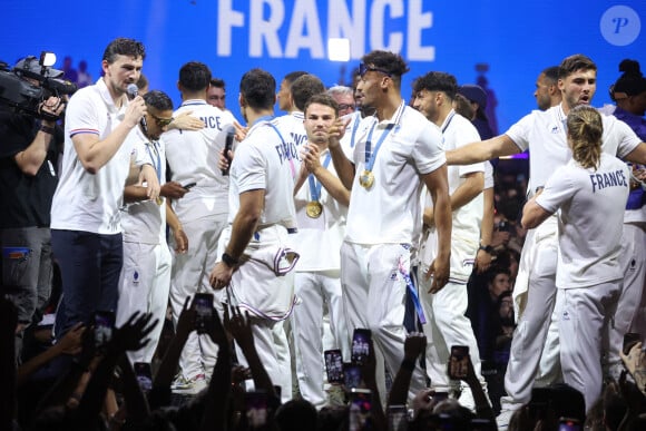 Antoine Dupont (FRA) - Les joueurs de l'équipe de France de Rugby à 7 célèbrent leur médaille d'or au Club France porte de la Villette lors des Jeux Olympiques (JO) de Paris 2024, à Paris, France, le 27 juillet 2024. Photo by Jerome Dominé/ABACAPRESSCOM