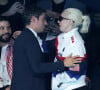 Qu'est-ce que Gabriel Attal et Lady Gaga se sont-ils dit sur cette image ?
Gabriel Attal et Lady Gaga - Lady Gaga et son fiancé Michael Polansky assistent à la victoire de Léon Marchand sur 400 m 4 nage lors des Jeux Olympiques de Paris à La Defense Arena à Nanterre. © Dominique Jacovides-Pierre Perusseau/Bestimage 