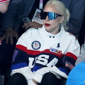 Lady Gaga et son fiancé Michael Polansky assistent à la victoire de Léon Marchand sur 400 m 4 nage lors des Jeux Olympiques de Paris 2024 (JO) à Paris La Defense Arena à Nanterre le 28 juillet 2024. © Dominique Jacovides-Pierre Perusseau/Bestimage 