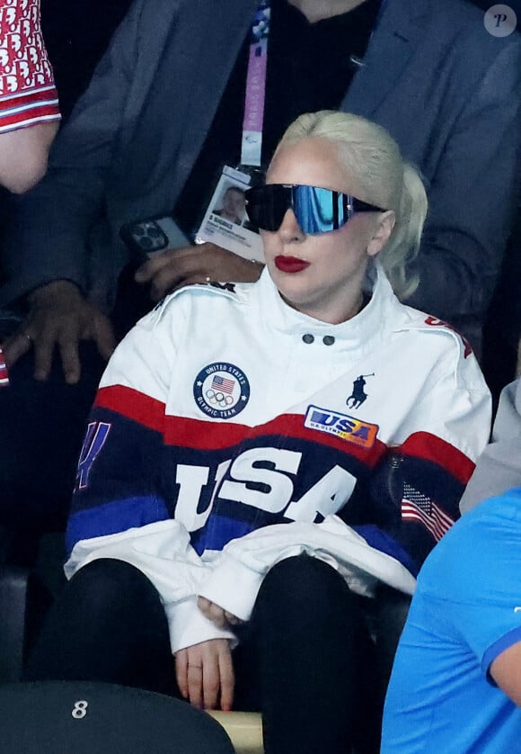 Lady Gaga et son fiancé Michael Polansky assistent à la victoire de Léon Marchand sur 400 m 4 nage lors des Jeux Olympiques de Paris 2024 (JO) à Paris La Defense Arena à Nanterre le 28 juillet 2024. © Dominique Jacovides-Pierre Perusseau/Bestimage 