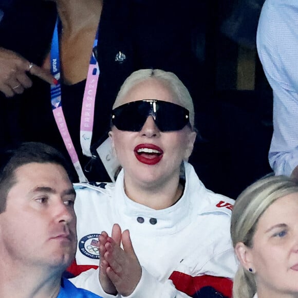 Lady Gaga et son fiancé Michael Polansky assistent à la victoire de Léon Marchand sur 400 m 4 nage lors des Jeux Olympiques de Paris 2024 (JO) à Paris La Defense Arena à Nanterre le 28 juillet 2024. © Dominique Jacovides-Pierre Perusseau/Bestimage 