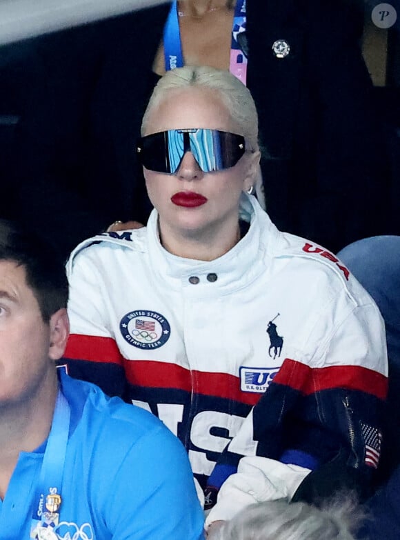 Lady Gaga et son fiancé Michael Polansky assistent à la victoire de Léon Marchand sur 400 m 4 nage lors des Jeux Olympiques de Paris 2024 (JO) à Paris La Defense Arena à Nanterre le 28 juillet 2024. © Dominique Jacovides-Pierre Perusseau/Bestimage 