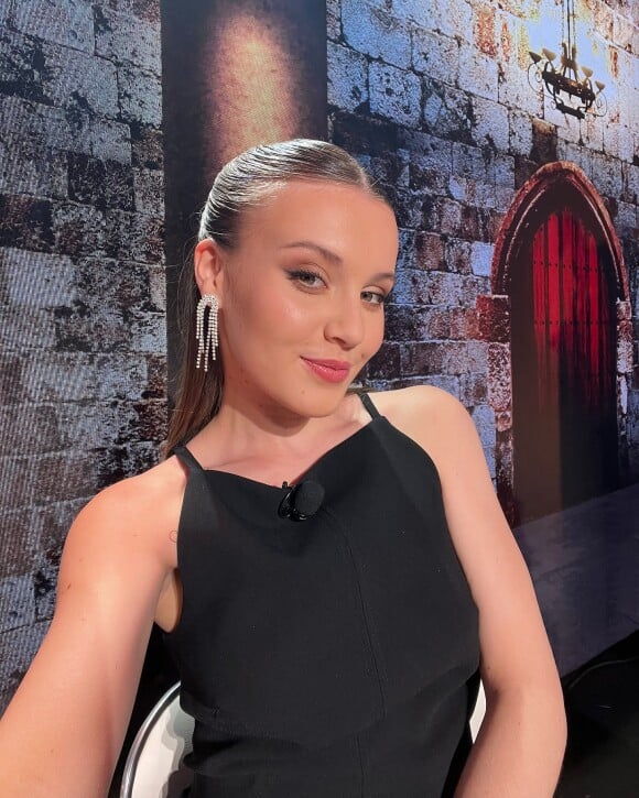 Via son compte Instagram, Carla Lazzari a révélé avoir été victime d'une tentative d'enlèvement dans le sud de la France
Carla Lazzari sur le tournage des "Traîtres"