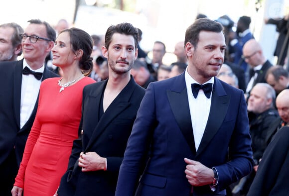 Julie de Bona, Pierre Niney, Laurent Lafitte - Montée des marches du film " Le comte de Monte-Cristo " lors du 77ème Festival International du Film de Cannes, au Palais des Festivals à Cannes. Le 22 mai 2024 © Jacovides-Moreau / Bestimage 