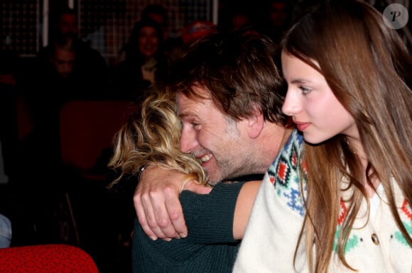 Alexandra Lamy, Thomas Jouannet, Mado Jouannet lors de la cérémonie de clôture du 27ème Festival International du Film de Comédie de l'Alpe d'Huez, France, le 20 janvier 2024. © Dominique Jacovides/Bestimage