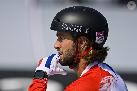 "Perforation de la vessie, écrasement des poumons et fracture du rein gauche", explique Le Parisien
 
Anthony JeanJean (Fra) - Finale de BMX Freestyle aux jeux olympiques Tokyo 2020 (23 juillet - 8 août 2021), le 1er août 2021. © JB Autissier / JO Tokyo / Panoramic / Bestimage