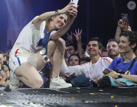 Auriane Mallo-Breton (Epee) - Célébration de la médaille d'argent en Escrime par équipe femme à l'épée devant les supporters au Club France porte de la Villette lors des Jeux Olympiques (JO) de Paris 2024, à Paris, France, le 31 juillet 2024. © Jonathan Rebboah/Panoramic/Bestimage 