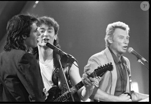 Archives - Jean-Jacques Goldman - Michael Jones et Johnny Hallyday à l'émission "Champs-Elysées".