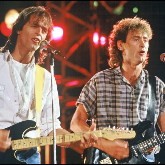 Pendant plusieurs décennies, Jean-Jacques Goldman et Michael Jones se sont illustrés sur scène ensemble, mais aussi en studio !
Archives - Jean-Jacques Goldman et Michael Jones en duo sur scène