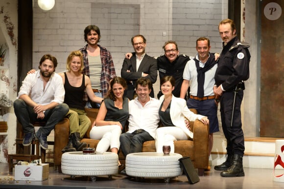 Arthur Jugnot, Caroline burgues, Boris Soulages, Laetitia Laburthe, Philippe Dusseau, StéphanePlaza, Sébastien Pierre, Flavie Péan, Stéphane Godin et Yannik Mazzilli - Filage de la pièce "A gauche en sortant de l'ascenseur" au théâtre Saint-Georges à Paris. Le 16 juin 2014