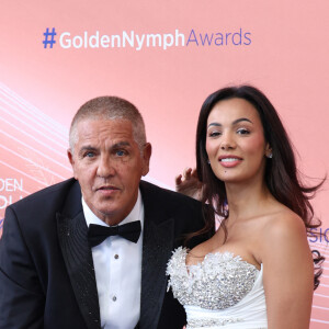 Samy Naceri et sa compagne Sofia Athena - Photocall et cérémonie de clôture de la 63ème édition du Festival de Télévision de Monte-Carlo (63rd Golden Nymph) au Grimaldi Forum à Monaco le 18 juin 2024. © Denis Guignebourg / Bestimage 