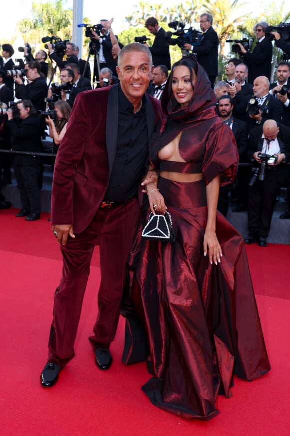 Samy Naceri et Sofia Athena - Montée des marches pour la cérémonie de clôture du 77ème Festival International du Film de Cannes au Palais des Festivals à Cannes. Le 25 mai 2024 © Jacovides-Moreau / Bestimage 