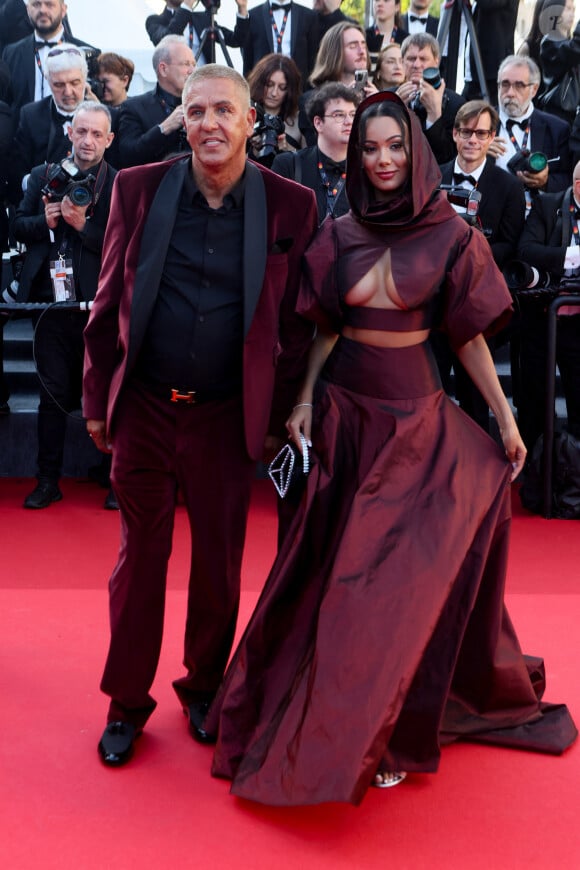 Samy Naceri et Sofia Athena - Montée des marches pour la cérémonie de clôture du 77ème Festival International du Film de Cannes au Palais des Festivals à Cannes. Le 25 mai 2024 © Christophe Clovis / Bestimage 