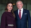 La famille royale jordanienne vient d'accueillir une petite fille 
Le roi Abdallah II et la reine Rania de Jordanie lors des célébrations du 78ème anniversaire de l'indépendance de la Jordanie à Amman.