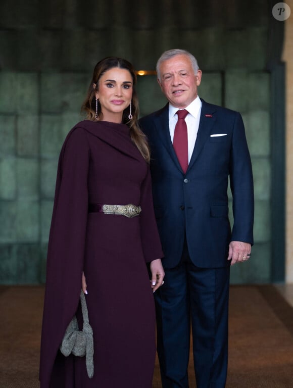 La famille royale jordanienne vient d'accueillir une petite fille 
Le roi Abdallah II et la reine Rania de Jordanie lors des célébrations du 78ème anniversaire de l'indépendance de la Jordanie à Amman.