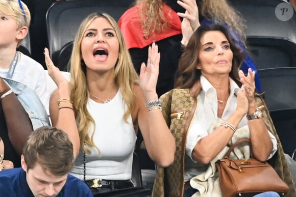 Mathilde Cappelaere compagne de Dylan Deschamps -Claude deschamps femme de Didier Dechampas en tribune du match de demi-finale opposant la France au Maroc lors de la Coupe du Monde 2022 au stade Al-Bayt, à Doha, Qatar, le 14 décembre 2022. La France a gagné 2-0. © Philippe Perusseau/Bestimage 