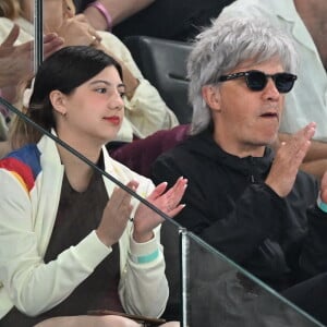 De belles images
Nicola Sirkis et sa fille Théa - Célébrités assistent aux épreuves de gymnastique lors des Jeux Olympiques de Paris2024 (JO) le 5 aout 2024. © Perusseau-Jacovides/Bestimage 