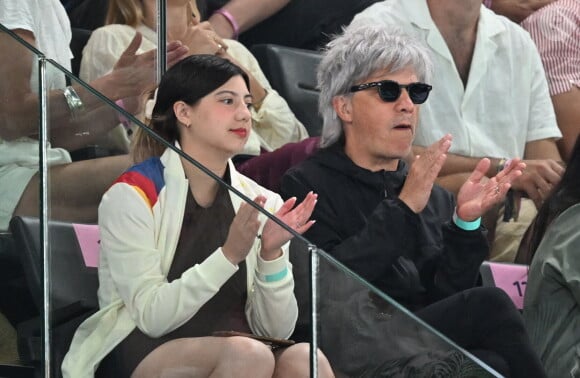 De belles images
Nicola Sirkis et sa fille Théa - Célébrités assistent aux épreuves de gymnastique lors des Jeux Olympiques de Paris2024 (JO) le 5 aout 2024. © Perusseau-Jacovides/Bestimage 