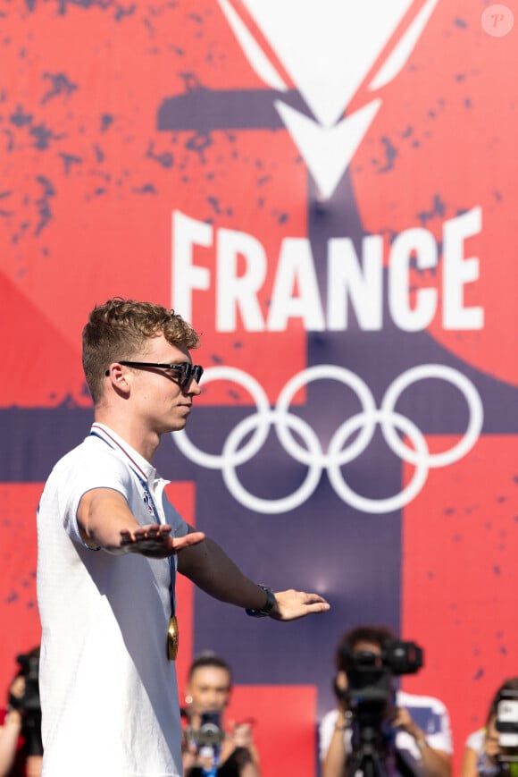 Léon Marchand, multi médaillé en natation, au Club France à la Grande Halle de La Villette à Paris, lors des Jeux Olympiques Paris 2024. Le 5 août 2024 © Jeremy Melloul / Bestimage 