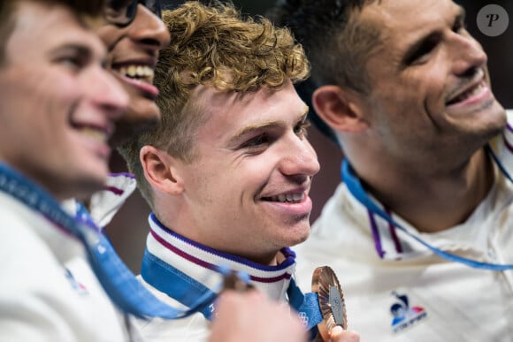 Dommage...
Léon Marchand salue la foule après le relais 4x100 mètres 4 nages lors des keux olympiques Paris 2024 le 4 août 2024. © Joel Marklund/Bildbyran via ZUMA Press / Bestimage 