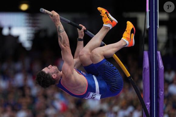 Le perchiste français a fait parler de lui après son élimination

Anthony Ammirati pendant les Jeux olympiques de Paris. Photo: Michael Kappeler/DPA/ABACAPRESS.COM