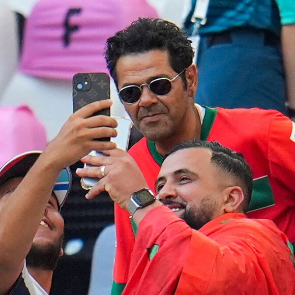 Jamel Debbouze et son fils Léon assistent à la demi-finale de football entre le Maroc et l'Espagne (1-2) lors des Jeux Olympiques de Paris2024 (JO) le 5 aout 2024.