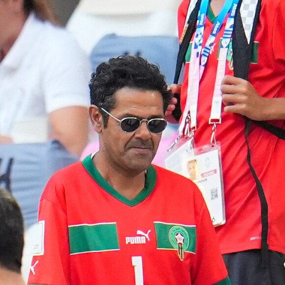 Jamel Debbouze et son fils Léon assistent à la demi-finale de football entre le Maroc et l'Espagne (1-2) lors des Jeux Olympiques de Paris2024 (JO) le 5 aout 2024.