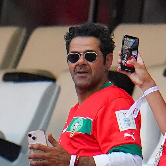 Jamel Debbouze et son fils Léon assistent à la demi-finale de football entre le Maroc et l'Espagne (1-2) lors des Jeux Olympiques de Paris2024 (JO) le 5 aout 2024.