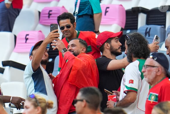 Jamel Debbouze et son fils Léon assistent à la demi-finale de football entre le Maroc et l'Espagne (1-2) lors des Jeux Olympiques de Paris2024 (JO) le 5 aout 2024.