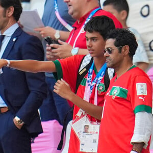 Pour l'occasion, les deux arboraient un maillot du Maroc

Jamel Debbouze et son fils Léon assistent à la demi-finale de football entre le Maroc et l'Espagne (1-2) lors des Jeux Olympiques de Paris2024 (JO) le 5 aout 2024.