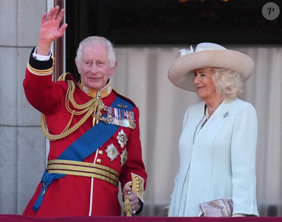 Le roi Charles III d'Angleterre et la reine consort Camilla au balcon du Palais de Buckingham lors de la parade militaire "Trooping the Colour" à Londres le 15 juin 2024 © Julien Burton / Bestimage 