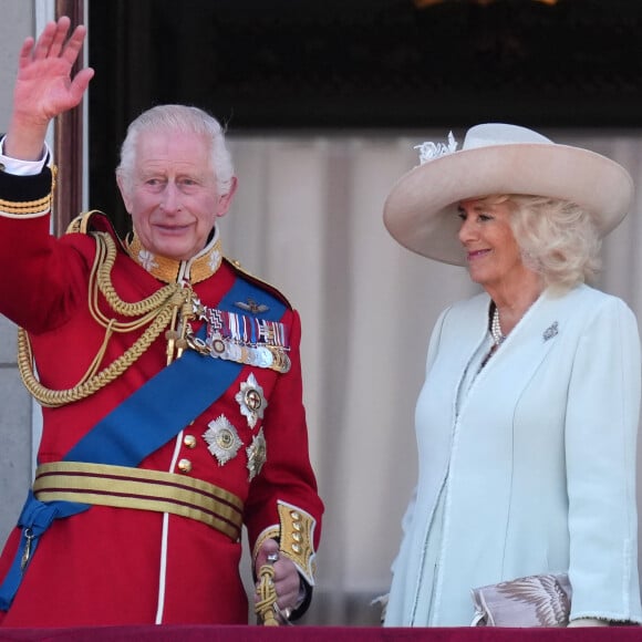 Le roi Charles III d'Angleterre et la reine consort Camilla au balcon du Palais de Buckingham lors de la parade militaire "Trooping the Colour" à Londres le 15 juin 2024 © Julien Burton / Bestimage 