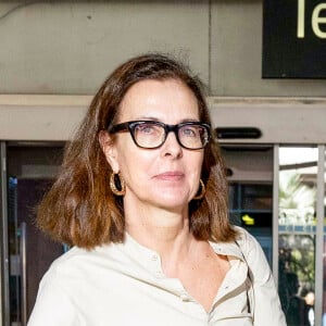 Passer des moments avec ses petits-enfants pour Carole Bouquet est un moyen de revivre le passé et la période où elle était une maman à plein temps
Exclusif - Carole Bouquet arrive à l'aéroport de Nice lors du 77ème Festival International du Film de Cannes, à Nice, France, le 22 mai 2024. 