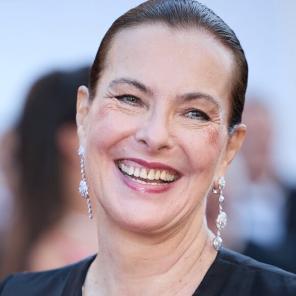 Maman de deux fils (Dimitri Rassam, fruit de ses amours avec Jean-Pierre Rassam et Louis, qu'elle a eu avec Francis Giacobetti), Carole Bouquet est grand-mère de 4 petits-enfants.
Carole Bouquet - Montée des marches du film " Megalopolis " lors du 77ème Festival International du Film de Cannes, au Palais des Festivals à Cannes.