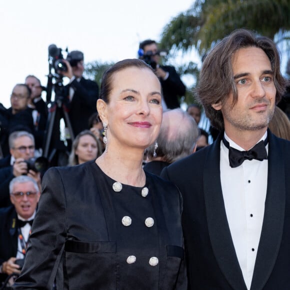 "Je peux visiter avec mes petits-enfants l'enfance de mes enfants que j'ai eu tant de plaisir à inventer. "
Carole Bouquet et son fils Dimitri Rassam - Montée des marches du film " Megalopolis " lors du 77ème Festival International du Film de Cannes, au Palais des Festivals à Cannes. Le 16 mai 2024 © Olivier Borde / Bestimage 