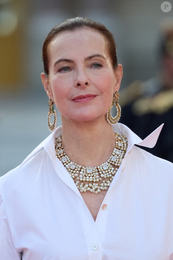 Carole Bouquet - Dîner d'Etat au château de Versailles en l'honneur de la visite officielle du roi et de la reine d'Angleterre en France (20 - 22 septembre 2023). Le 20 septembre 2023. 150 invités triés sur le volet ont été conviés à cette occasion. © Moreau-Jacovides / Bestimage 