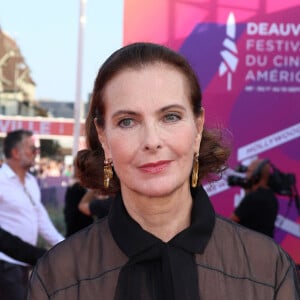 Carole Bouquet - Arrivées à la cérémonie de clôture et la projection du film Joika lors de la 49ème édition du festival du film américain de Deauville le 9 septembre 2023. © Denis Guignebourg / Bestimage 