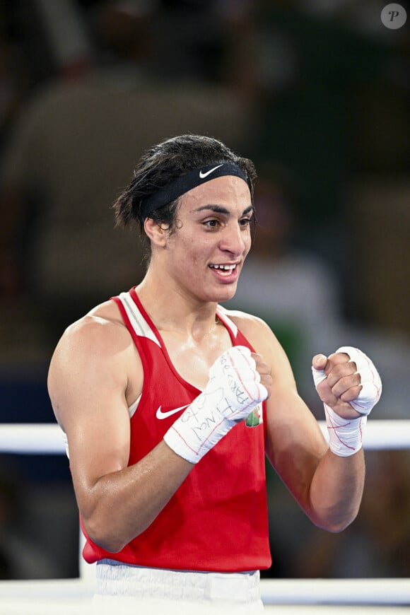 Imane Khelif devient championne olympique en -66 kg aux JO de Paris 2024, le 9 aout 2024. L'Algérienne Imane Khelif, dont la féminité a été remise en question, devient championne olympique en - 66 kg, en battant la Chinoise Y.Liu, en finale aux Jeux Olympiques de Paris2024 (JO), le 9 août 2024. © Jacovides-Perusseau / Bestimage