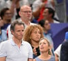 Mère de deux garçons issus d'une précédente relation, la journaliste n'a jamais eu d'enfant avec son amoureux actuel
Anne-Sophie Lapix et son mari Arthur Sadoun dans les tribunes de la finale Hommes "France vs Pologne" de volley-ball lors des Jeux Olympiques Paris 2024. Le 10 août 2024 © P.Perusseau-D.Jacovides / Bestimage 