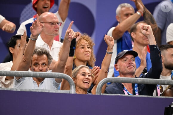 Anne-Sophie Lapix et son mari Arthur Sadoun dans les tribunes de la finale Hommes "France vs Pologne" de volley-ball lors des Jeux Olympiques Paris 2024. Le 10 août 2024 © P.Perusseau-D.Jacovides / Bestimage 