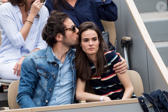 Vianney Bureau et sa compagne Catherine Robert dans les tribunes lors de la finale messieurs des internationaux de France de tennis de Roland Garros 2019 à Paris le 9 juin 2019